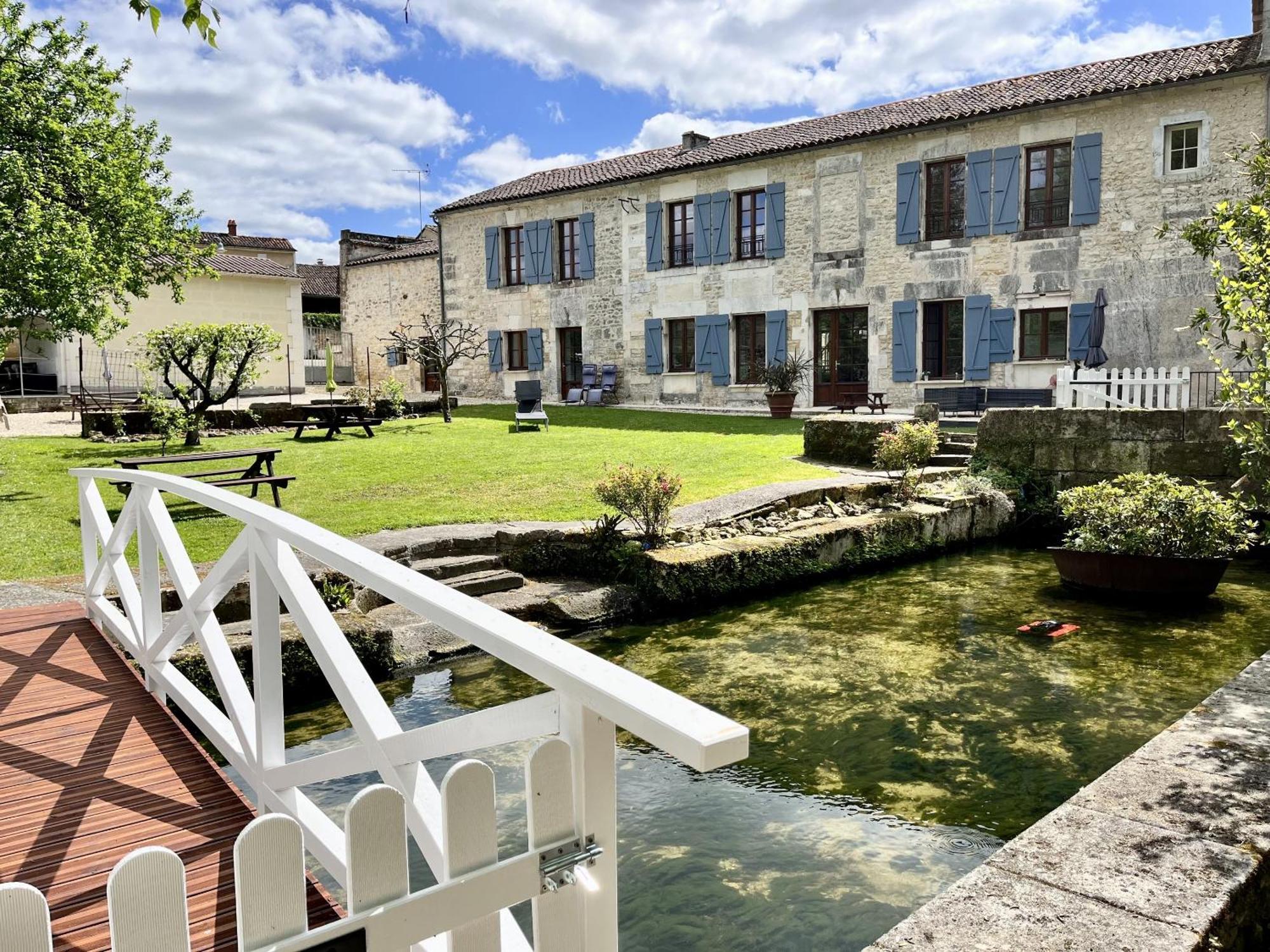 فيلا Petit Moulin De Veillard Bourg-Charente المظهر الخارجي الصورة