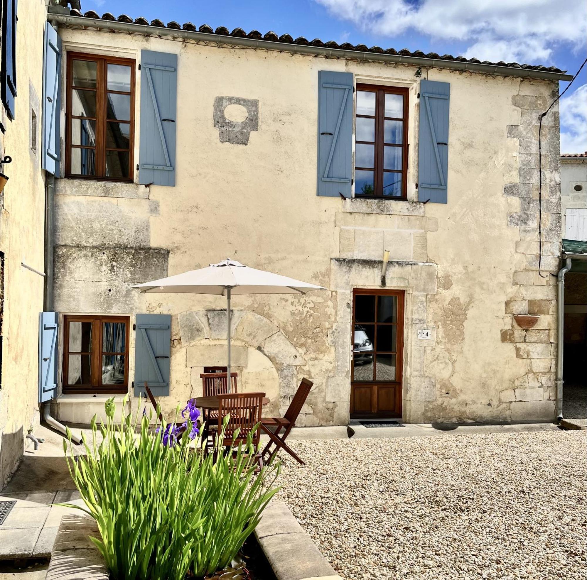 فيلا Petit Moulin De Veillard Bourg-Charente المظهر الخارجي الصورة